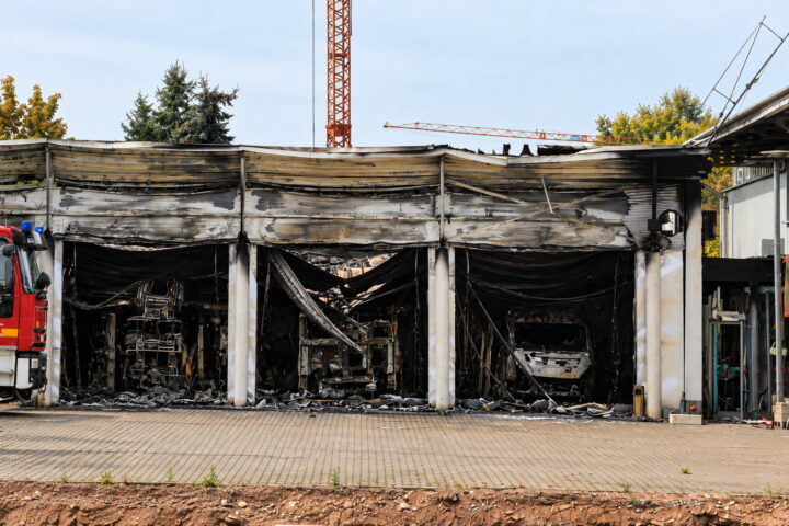 Großbrand Feuerwehr Offenbach: Gerätehaus verloren – Millionenschaden